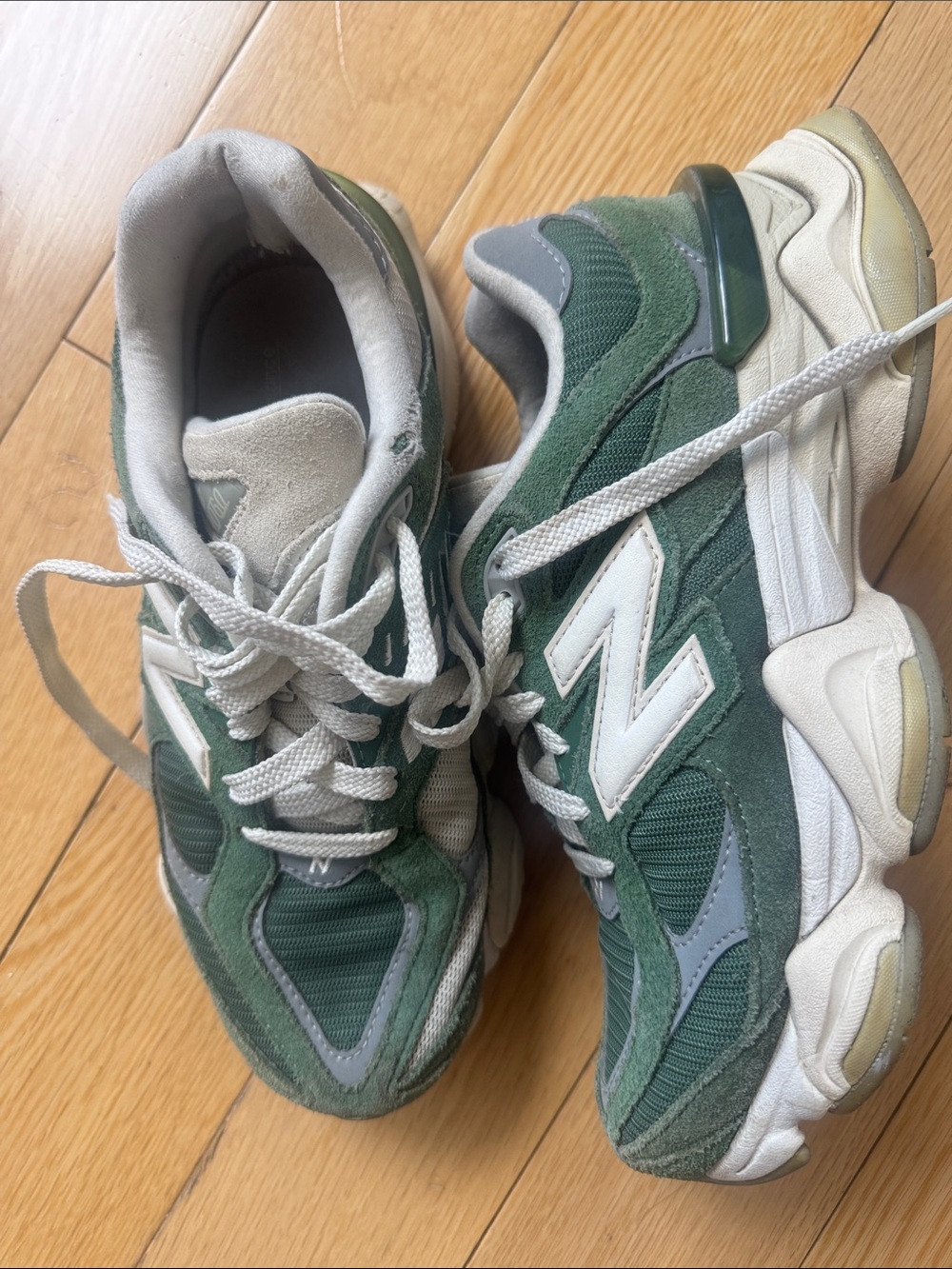 New Balance 9060 Green Sneakers